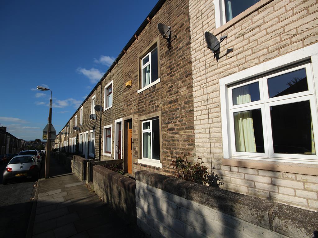 3 bedroom terraced house Let Agreed in Barnoldswick - 2016-10-05 14.33.45-1.jpg